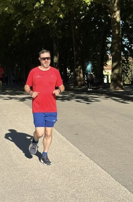 Running the tree-lined walls of Lucca